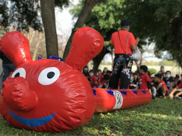 毛毛蟲競賽-熊麻吉漆彈活動團隊