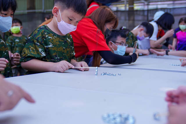 巴黎鐵塔疊羅漢團康活動-傑尼爾富農幼兒園水彈戶外教學成長營：高雄台南最安全專業多元溫馨歡樂水彈團隊介紹～熊麻吉活動團隊，安親班、補習班夏令營冬令營高cp值