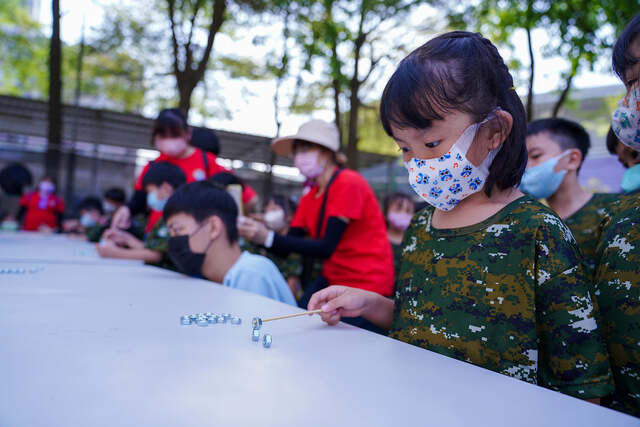 培養專注與耐心之活動～巴黎鐵塔團康遊戲（傑尼爾富農幼兒園）