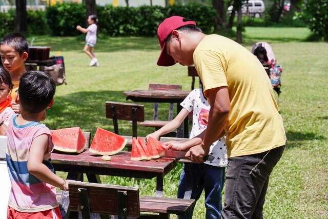 我們自辦親子夏令營提供全台唯一享受清涼大西瓜-熊麻吉水彈槍親子活動團隊（水彈 水槍 水晶彈 水彈槍 親子活動）