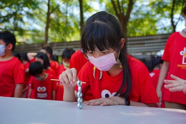 巴黎鐵塔（安親班戶外教學）：適合親子、家庭日、公司、學校舉辦各項比賽（競賽），建立團隊合作凝聚力與親子互動，熊麻吉活動團隊專業帶領團康活動、團康遊戲、趣味競賽等主持、規劃、設計、道具設備租用（租借）商家（廠商）推薦