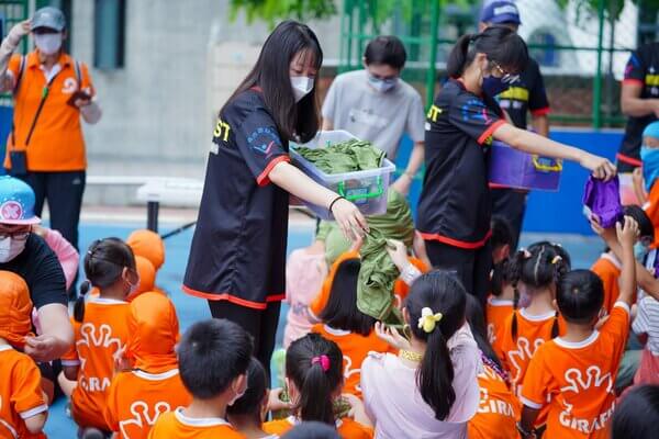 水彈面罩及飛虎帽（台南應用科技大學漆彈場）：長頸鹿美語麻豆分校樂群課輔水彈戶外教學成長營，高雄台南地區唯一提供免費團康活動及趣味競賽