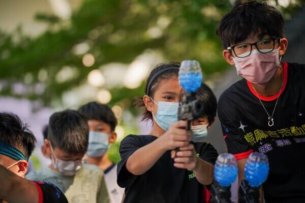 每一項活動都有專人協助台南應用科技大學漆彈場：高雄台南最安全及專業水彈活動場地-（熊麻吉活動團隊安親班補習班冬令營夏令營最信賴選擇）欣之堤補習班水彈戶外教學成長營