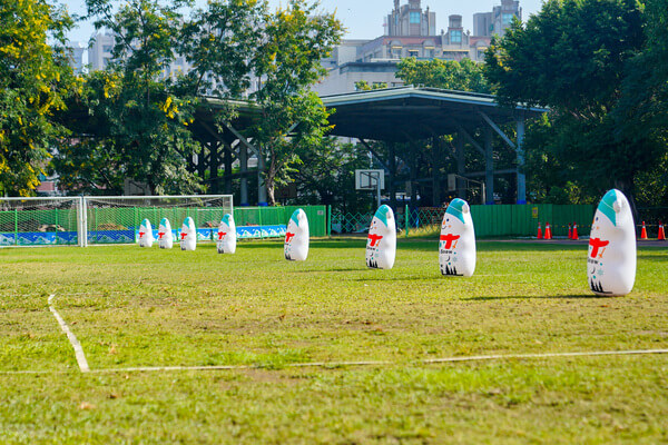 最安全充氣式不倒翁做為折返點（新光國小）：由熊麻吉活動團隊承辦