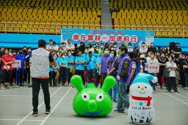 活動安全在於講解說明（雲林縣政府）：熊麻吉活動團隊為目前台灣唯一親自全程帶領、主持、規劃、示範充氣毛毛蟲趣味競賽商家
