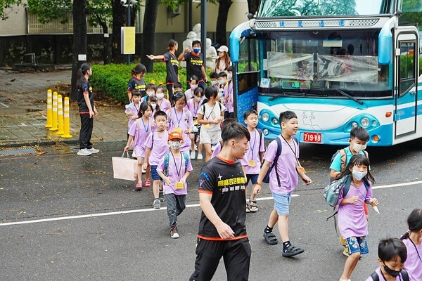 專人親自迎接帶領師生：台南放學趣教育中心（永康、復興分校）多元水彈戶外教學活動