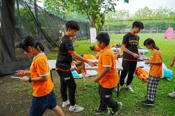 每人贈送客制化鉛筆與曼陀珠：高雄水彈、台南水彈、高雄安親班、台南安親班、高雄戶外教學、台南戶外教學、全台最專業水彈活動商家