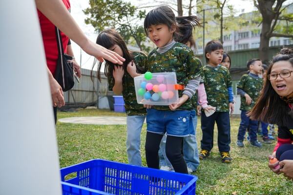 扭腰擺臀：傑尼爾富農幼兒園畢業成長營，熊麻吉活動團隊專業帶領及規劃
