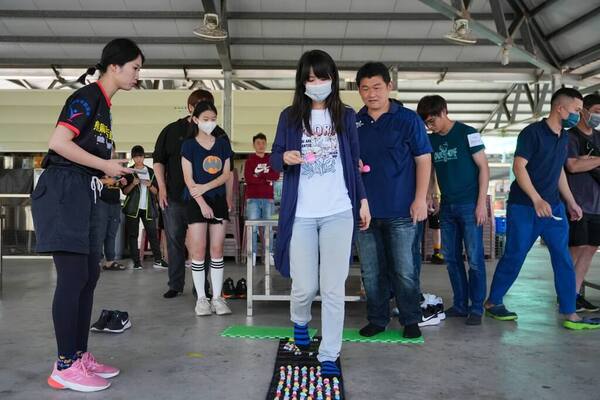 快樂人生趣味競賽（成人）：穗高科技家庭日團康遊戲趣味競賽活動，由熊麻吉活動團隊提供道具設備租借、設計規劃、活動帶領服務