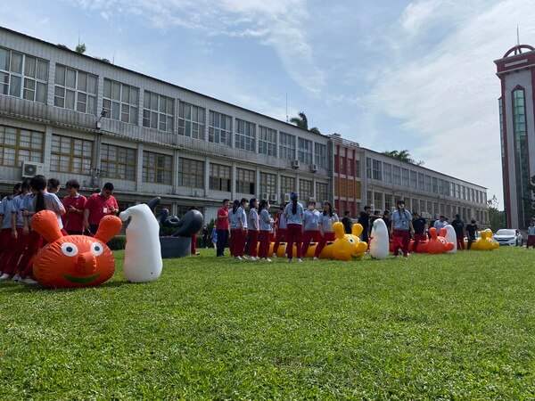 最安全的場地規劃、佈置、帶領（陸上行舟趣味競賽）