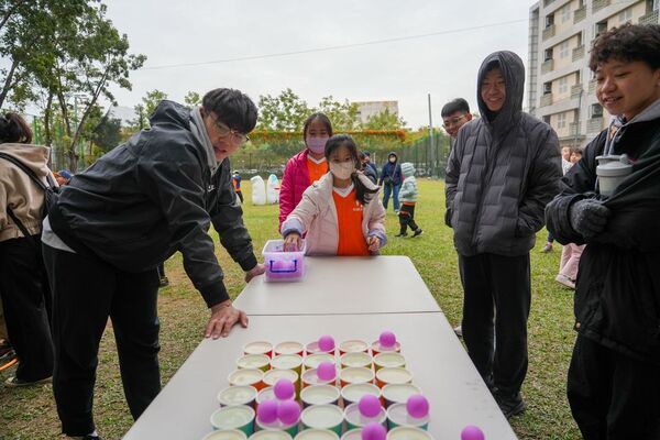 定點跳遠團康遊戲（長頸鹿美語戶外教學）