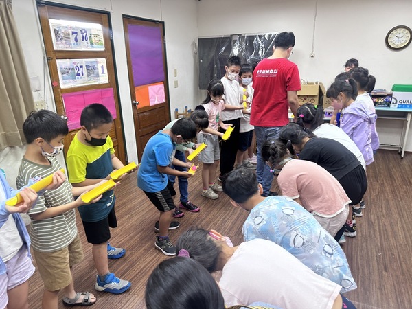 萬里長城團康遊戲：御苗園夏令營（安親班教室內進行）