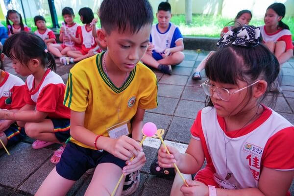 借花獻佛團康遊戲：威爾森佳里分校戶外教學