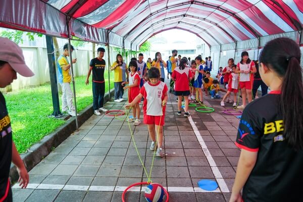 請跟我走趣味競賽：適合孩童與親子遊戲