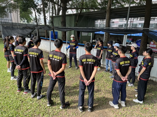活動前由熊教練集合隊員與重點叮嚀