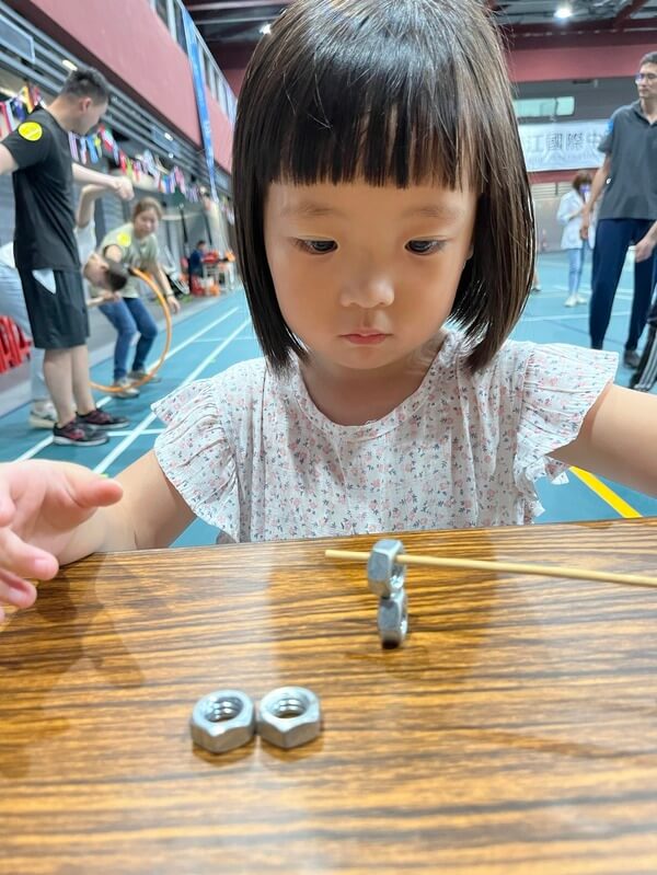 巴黎鐵塔團康遊戲：從遊戲中培養孩童專注與學習