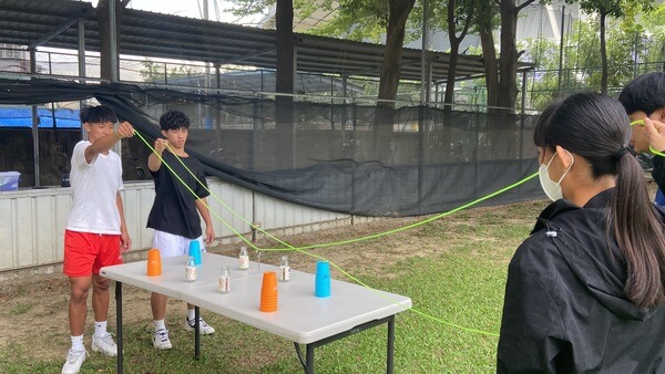 垂直下降團康遊戲：適合孩童、親子、年長者之活動