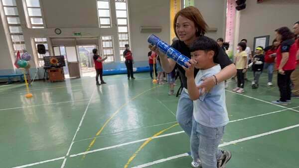 罐罐相連趣味競賽：海東國小家長會親子活動（親子互動）