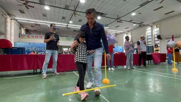 親子同樂與互動之歡樂遊戲：有你有我趣味競賽