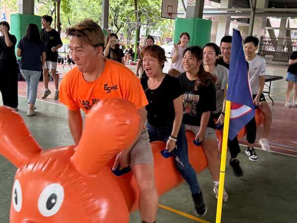 陸上行舟.毛毛蟲趣味競賽（翊創國際公司家庭日活動）