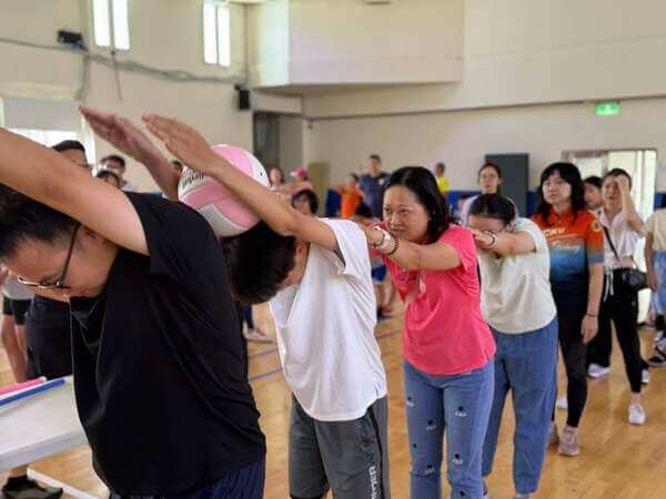 翻山越嶺團康遊戲：共同發揮團隊合作精神（台中成功大學校友會家庭日）