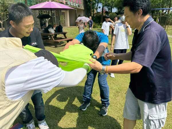 金蟬脫殼團康遊戲：充滿歡樂、刺激、團隊合作之活動（豐泰企業家庭日活動）
