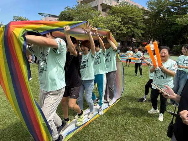 選手齊心努力隊員一起共同加油（泰洲營造公司家庭日活動）