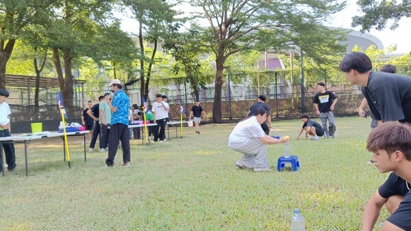 扭轉乾坤趣味競賽:戶外紓壓競賽活動(由熊彥棋老師帶領運休系學生體驗) 扭轉乾坤趣味競賽:戶外紓壓競賽活動(由熊彥棋老師帶領運休系學生體驗)