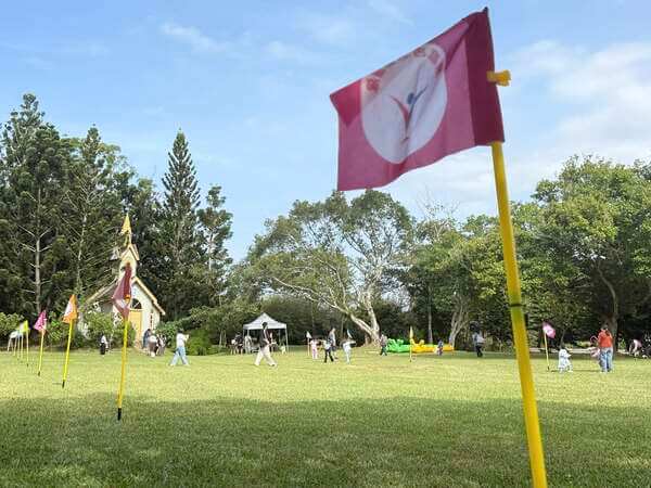 全台首創客制化旗幟桿(共計八組)場地佈置準備就緒 全台首創客制化旗幟桿(共計八組)場地佈置準備就緒