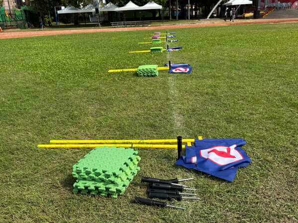 客製化旗幟桿及趣味競賽設備準備就緒(高雄女中校慶活動) 客製化旗幟桿及趣味競賽設備準備就緒(高雄女中校慶活動)