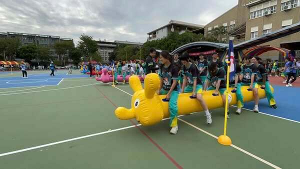 熊麻吉活動團隊親自到場主持就是安全保障專業證明 熊麻吉活動團隊親自到場主持就是安全保障專業證明