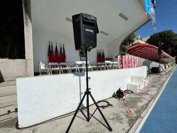 免費自備擴音機做為每一場競賽歌曲播放之服務 免費自備擴音機做為每一場競賽歌曲播放之服務