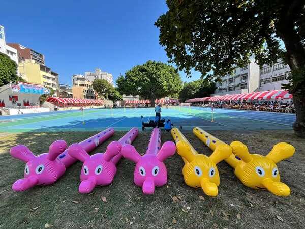 全台唯一客製化最安全充氣毛毛蟲設備 全台唯一客製化最安全充氣毛毛蟲設備