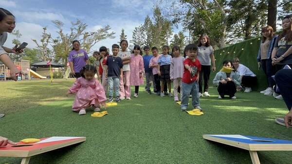 投擲高手團康活動：我們可依照不同年齡調整距離與難度