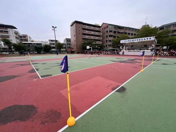 校慶活動毛毛蟲趣味競賽場地佈置