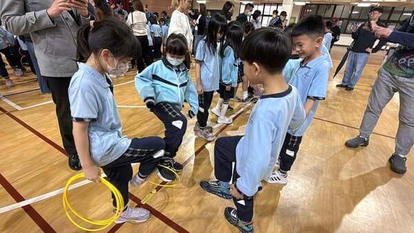 金雞獨立團康活動(明誠小學校慶活動) 金雞獨立團康活動(明誠小學校慶活動)