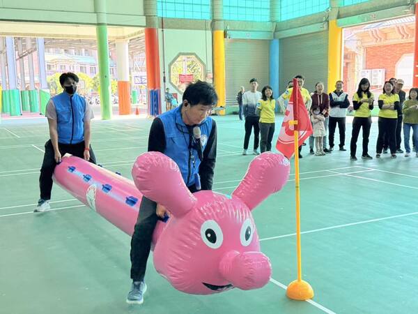 我們的專業是來自沒有不敢公開：熊教練親自示範毛毛蟲趣味競賽折返技巧