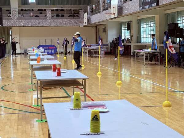 競賽前熊教練親自帶領熱身