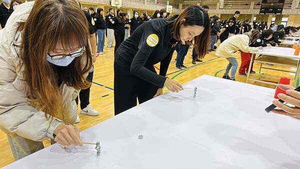 巴黎鐵塔團康活動競賽：一次八組同時競賽（伊甸基金會公司日活動）