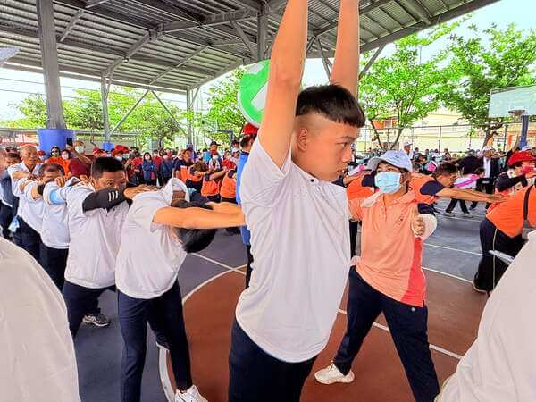 林邊鄉鄉運村民組趣味競賽(林邊國中風雨球場) 林邊鄉鄉運村民組趣味競賽(林邊國中風雨球場)