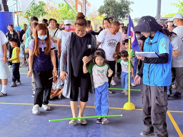 林邊鄉全鄉運趣味競賽:幼兒園親子家庭日活動 林邊鄉全鄉運趣味競賽:幼兒園親子家庭日活動