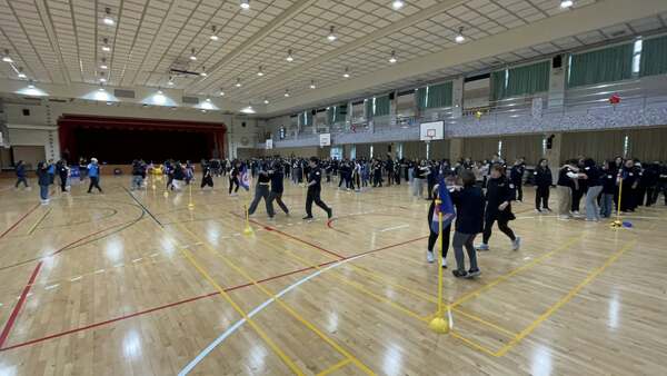 一次所有隊伍同時競賽場面才會壯觀：牽腸掛肚趣味競賽（板橋江翠國中）