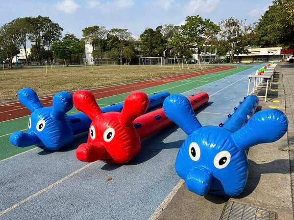 三隻全台唯一能做到客製化最安全隻充氣毛毛蟲設備 三隻全台唯一能做到客製化最安全隻充氣毛毛蟲設備