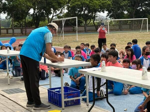 用說的大家都會!專業與否親自展現才是眼見為憑(領隊熊教練) 用說的大家都會!專業與否親自展現才是眼見為憑(領隊熊教練)