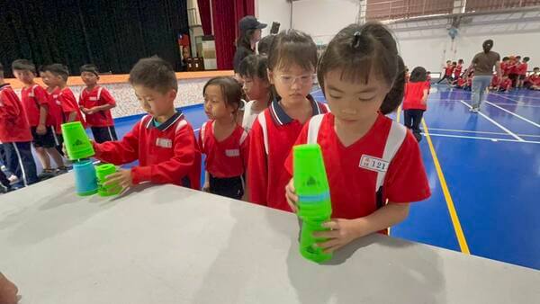 低年級孩童也能進行之活動：杯觥交錯團康遊戲