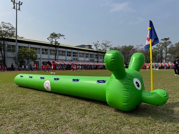 專屬客製化旗幟與充氣毛毛蟲設備,成為全台陸上行舟最安全與專業公司 專屬客製化旗幟與充氣毛毛蟲設備,成為全台陸上行舟最安全與專業公司
