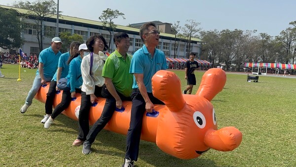 教職員組毛毛蟲趣味競賽 教職員組毛毛蟲趣味競賽