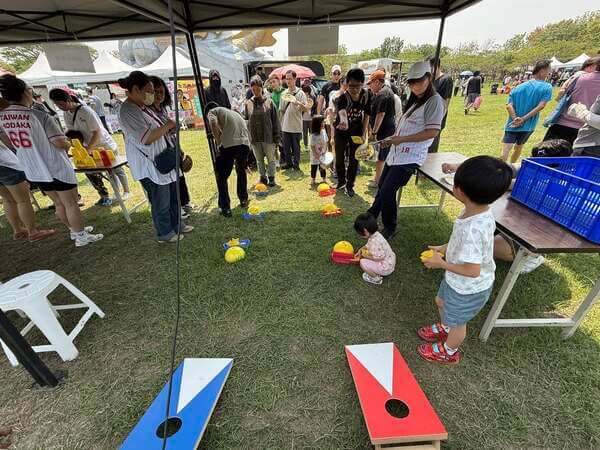親子闖關遊戲:投擲高手團康活動(穗高科技家庭日活動) 親子闖關遊戲:投擲高手團康活動(穗高科技家庭日活動)