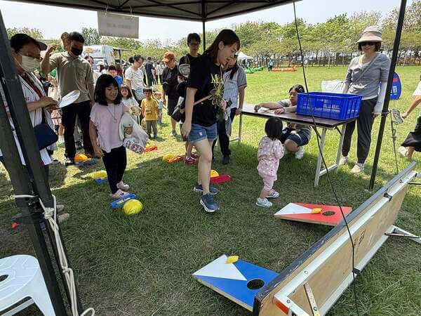 依照不同年齡層設置不同距離體驗(熊麻吉活動團隊設備) 依照不同年齡層設置不同距離體驗(熊麻吉活動團隊設備)