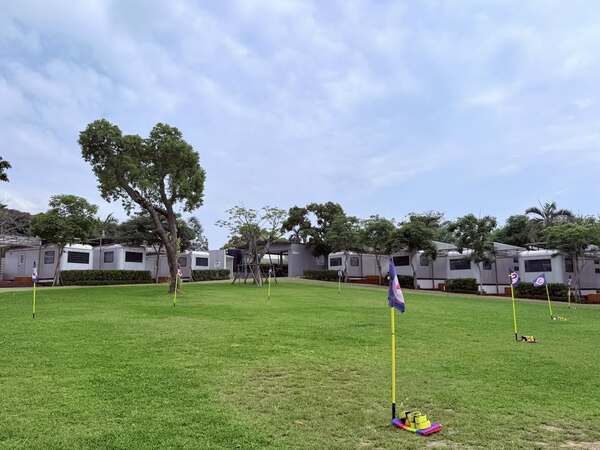 不僅四組同時做好場地佈置連各項競賽設備都完成準備